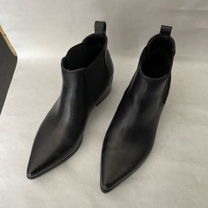 Blondo black leather Chelsea boot, Emelia